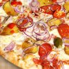 pizza ALSICCIA - vepřová panenka, plátky brambor, čabajka, feferonky